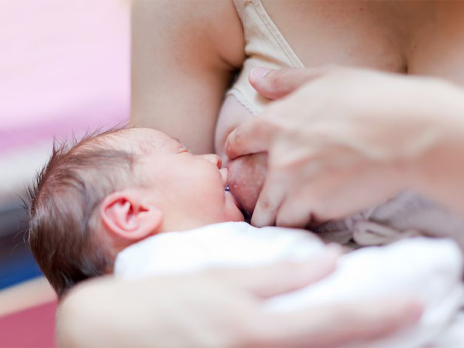 Cómo bañar a tu recién nacido por primera vez